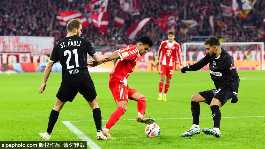 还有悬念吗?德甲积分榜:多特补时两球险胜,剩6轮距拜仁9分